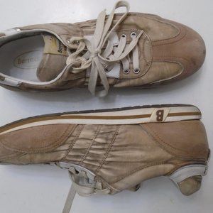 Barracuda men's sneakers size 8 Beige